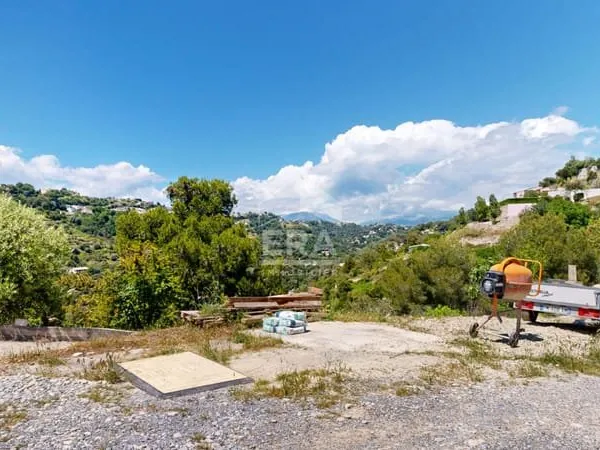 NICE - OUEST / LA COSTIÈRE : TERRAIN CONSTRUCTIBLE DE 2282M²