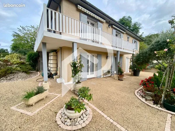 Maison 8 pièces 138 m²