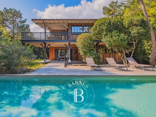 «LA CABANE DE L'OCÉAN» MAGNIFIQUE VILLA EN BOIS AVEC PISCINE, AU CENTRE DU CAP FERRET - CAPACITÉ 12 