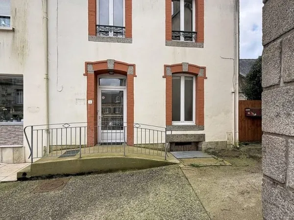 Maison avec appartements 82 m²