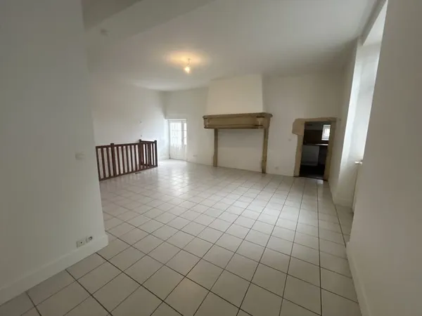 ANSE - Appartement plein de charme avec terrasse, box et cav