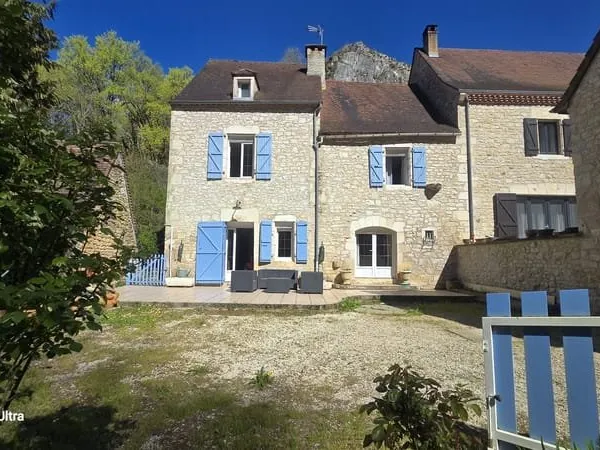 Maison en pierre - Calme et authenticité à Le Roc (46200)