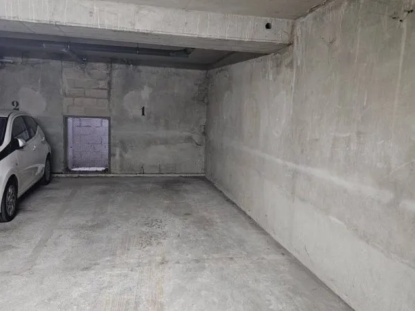 Parking 13 m²
