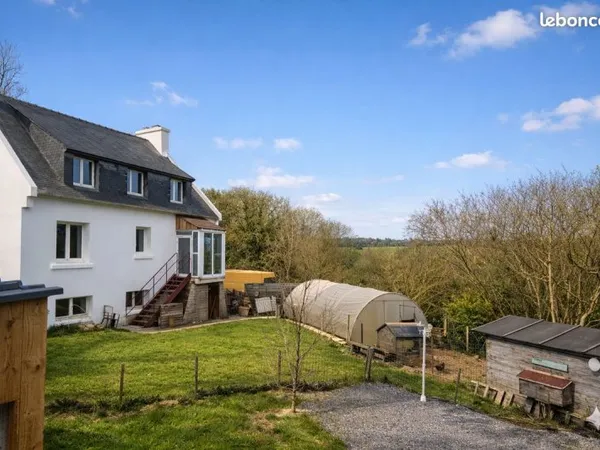 Maison non mitoyenne au calme