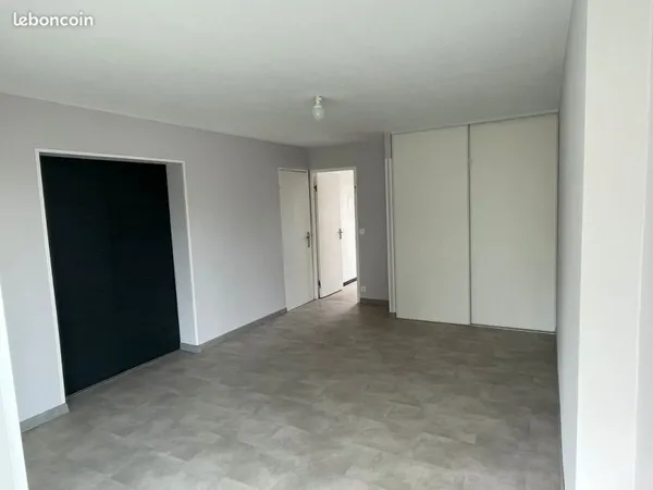 Maison 132m2 avec espace professionnel + 3 chambres