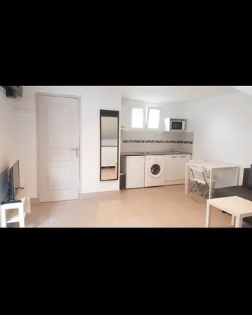 Studio meublé gare porche