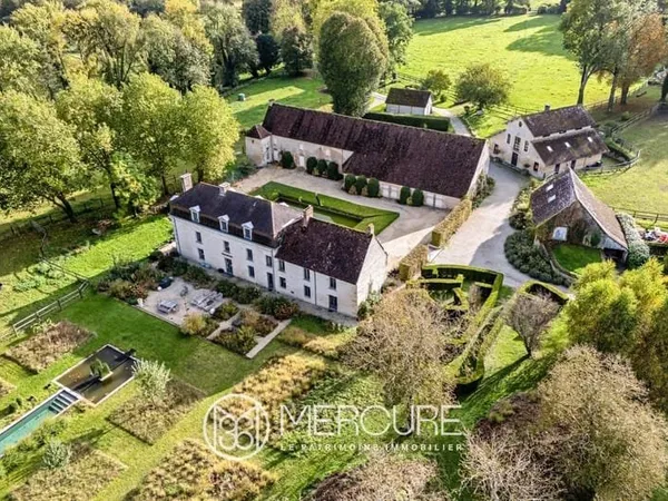 Propriete Entouree De 13 Ha (+3 ha)
