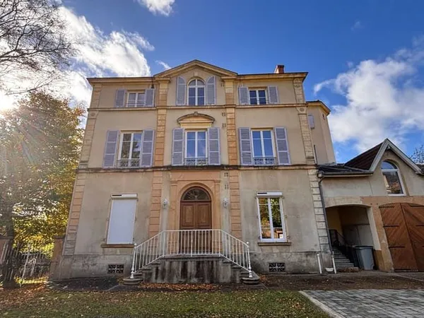 Maison 8 pièces 348 m²