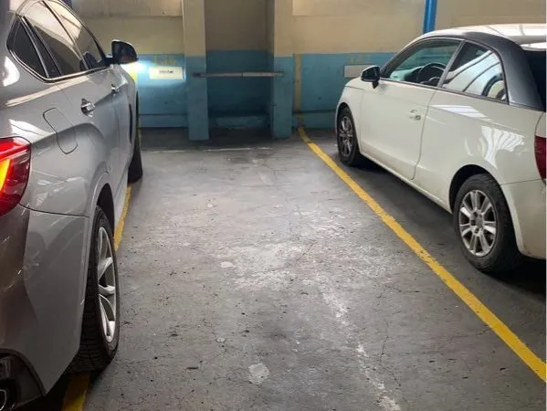 Emplacement parking moto