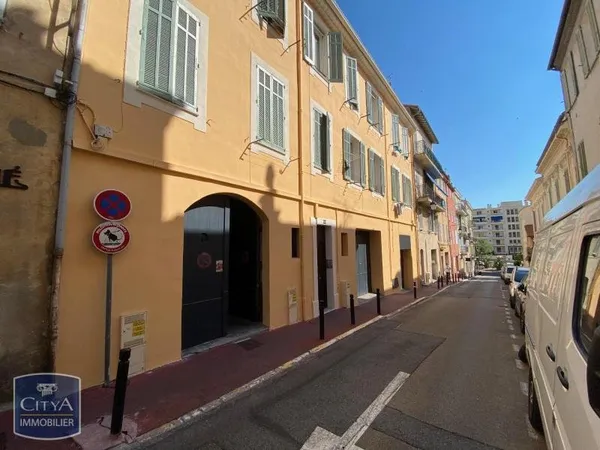 Bureaux 100 m²