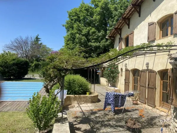Maison 6 pièces 200 m²