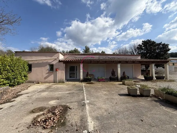 A VENDRE - OPPORTUNITÉ FONCIÈRE À FORT POTENTIEL - SECTEUR C