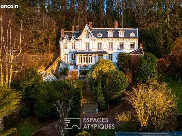 Propriété 10 pièces 244 m²