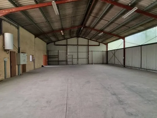 Hangar de 500m²