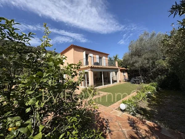 Maison dans Petit Domaine Quartier Biot St Julien