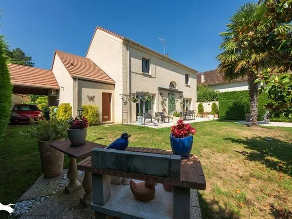 Maison 8 pièces 206 m²