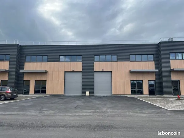 Local d'activité /stockage/bureaux