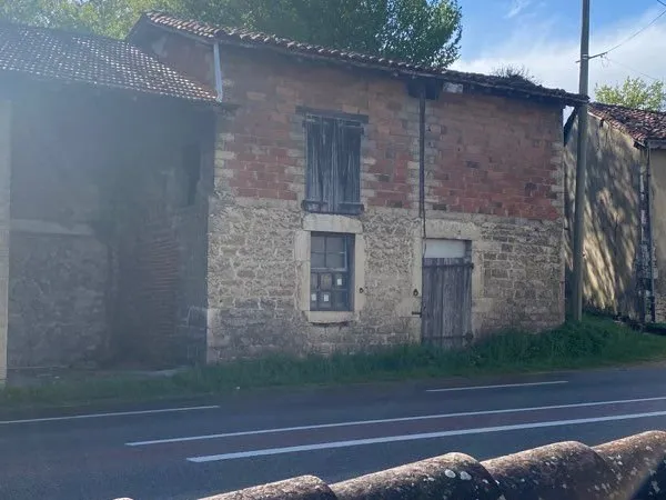 Maisonnette à rénover avec terrain