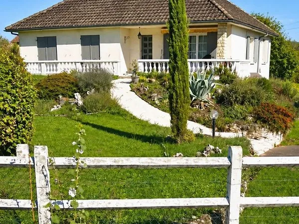 Maison a saint front la riviere