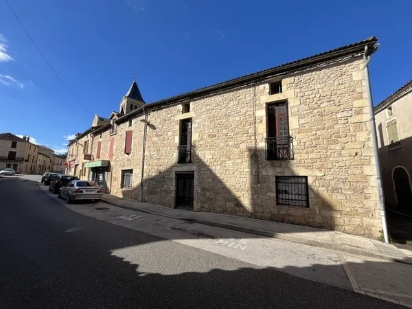 Local 7 pièces 130 m²
