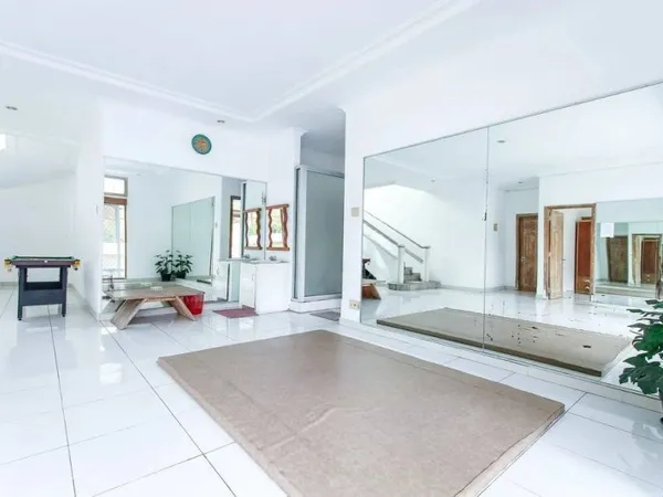 Appartement 5 pièces 166 m²
