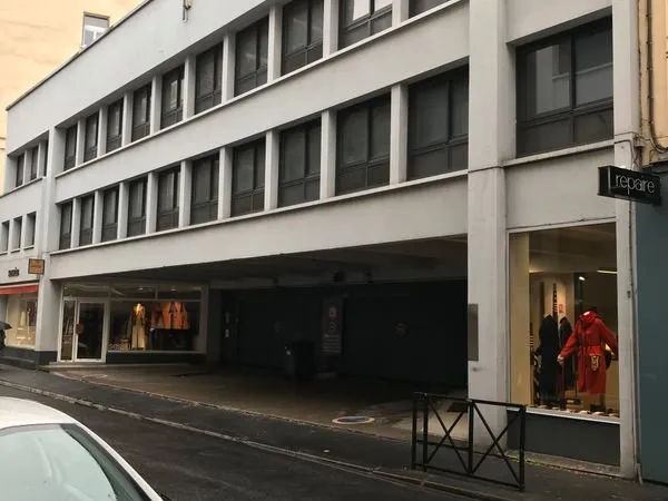 Stationnement Location Clermont-Ferrand   103€