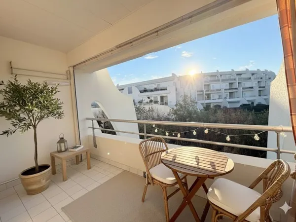 LA GRANDE MOTTE - STUDIO CABINE LUMINEUX - LOGGIA - PARKING