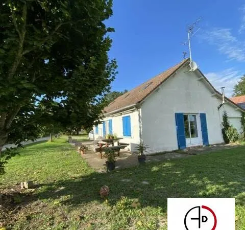 Maison de campagne avec grand hangar