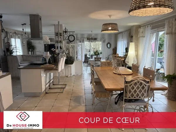 Charmante maison de 5 pièces de 142 m² avec vaste séjour salon de 70 m²,jardin arboré