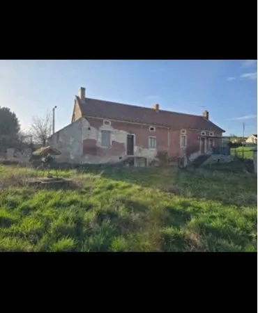 Authentique longère bourbonnaise - cadre idyllique - fort potentiel sur 6700 m²