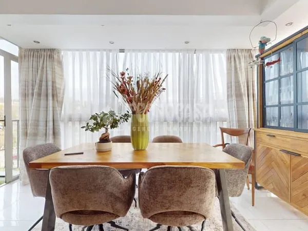 Dernier étagz - Appartement 5 pièces 119m2