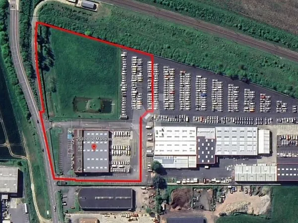 Local d'activité 3503 m²