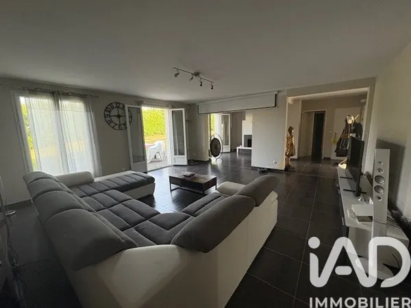 Maison 8 pièces 226 m²