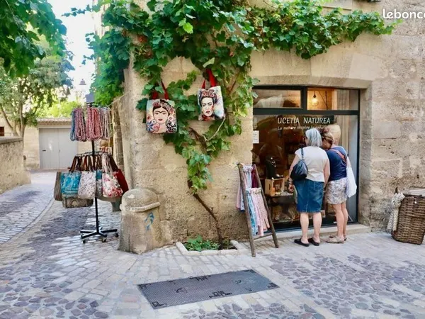 Local commercial au coeur d'Uzès