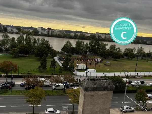 Vends appartement rénové avec vue Garonne