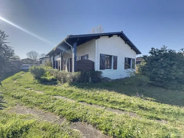 La Teste de Buch ! RARE : maison 8 pièces de 155 m2 à rénover sur une parcelle de 1027 m2 !