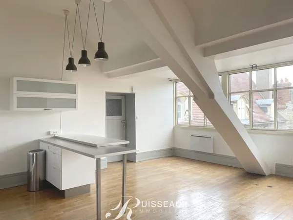 BEL APPARTEMENT LUMINEUX - HYPER-CENTRE