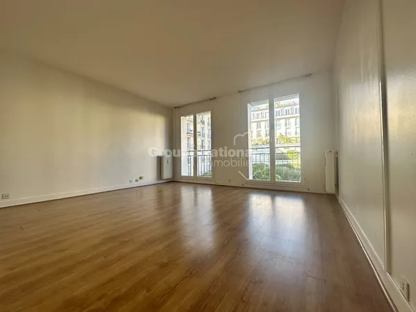 Versailles Avenue de Paris- Appartement 4 pièces avec cave & 2 parkings