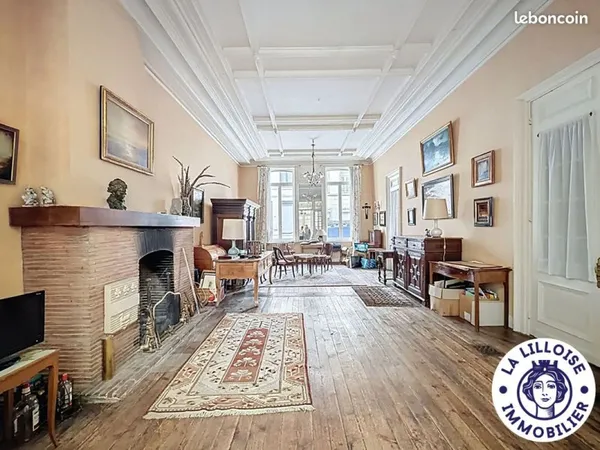 Maison 8 pièces 260 m²
