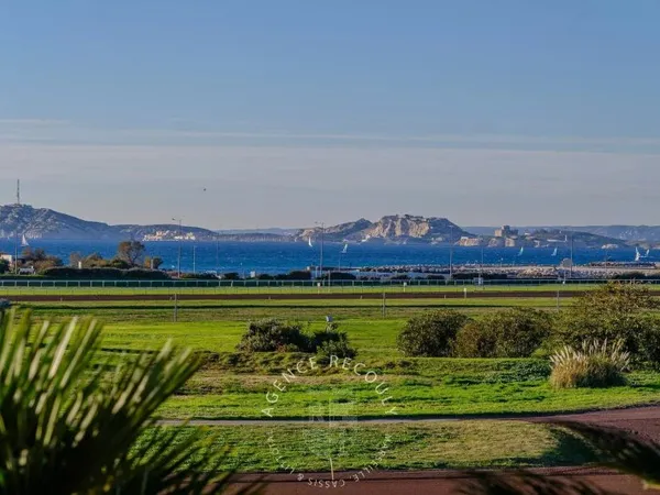 REZ DE JARDIN AVEC VUE MER - BORELY - 13008 MARSEILLE