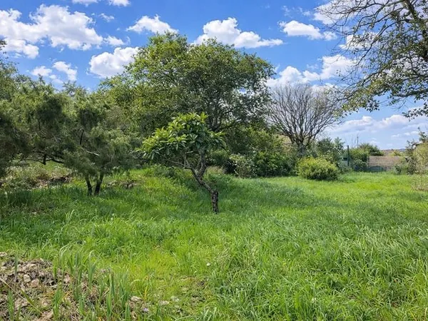 Terrain 570 m²