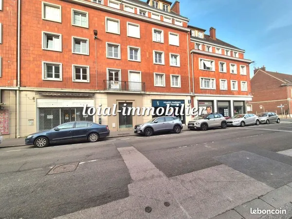 Beauvais Proche gare SNCF appartement en centre-ville avec balcon au 1 étage