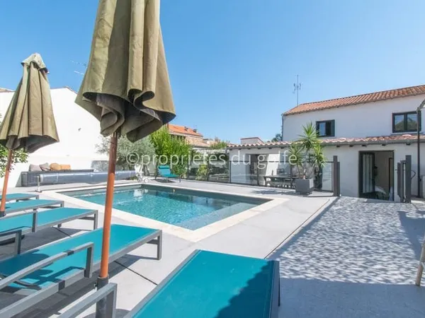 Superbe maison de ville à Sète avec piscine et jardin,