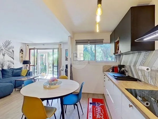 APPARTEMENT 2PIECES AVEC PARKING ET CAVE FREJUS BASE NATURE