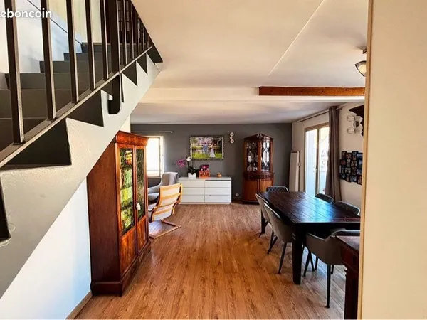 Duplex 4 pièces avec 2 terrasses d'une surface au sol de 80 mètres