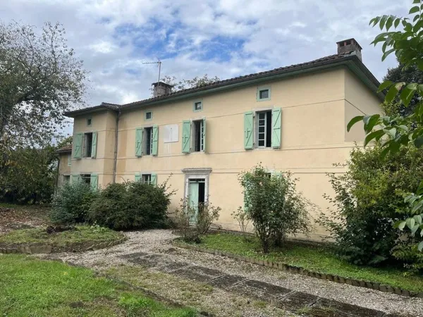 TRES JOLIE MAISON BOURGEOISE ET FAMILIALE