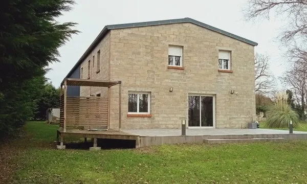 Maison 8 pièces 205 m²