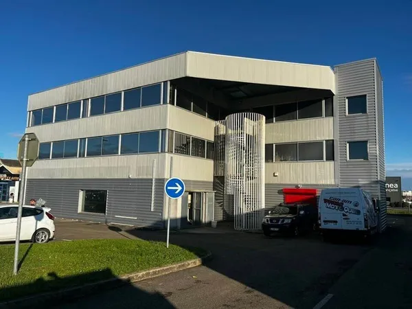 LOCAL COMMERCIAL à LOUER