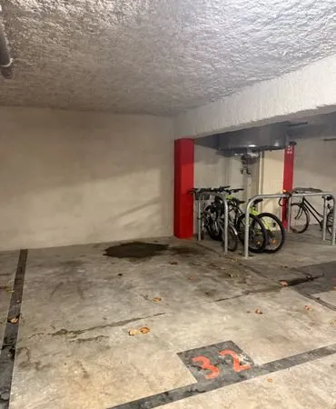 Exclusif : emplacement parking + place vélo