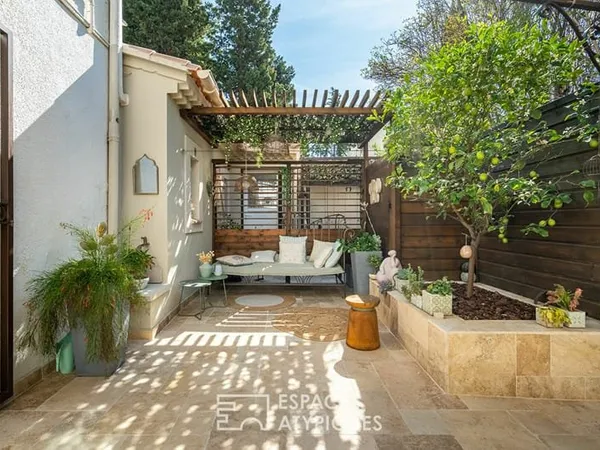 Maison familiale avec jardin et piscine à Bois Luzy
